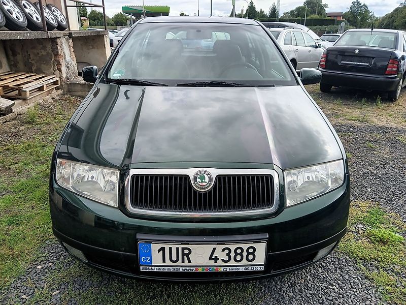 Škoda Fabia 1.4 MPI Comfort - fotka 8 z 26