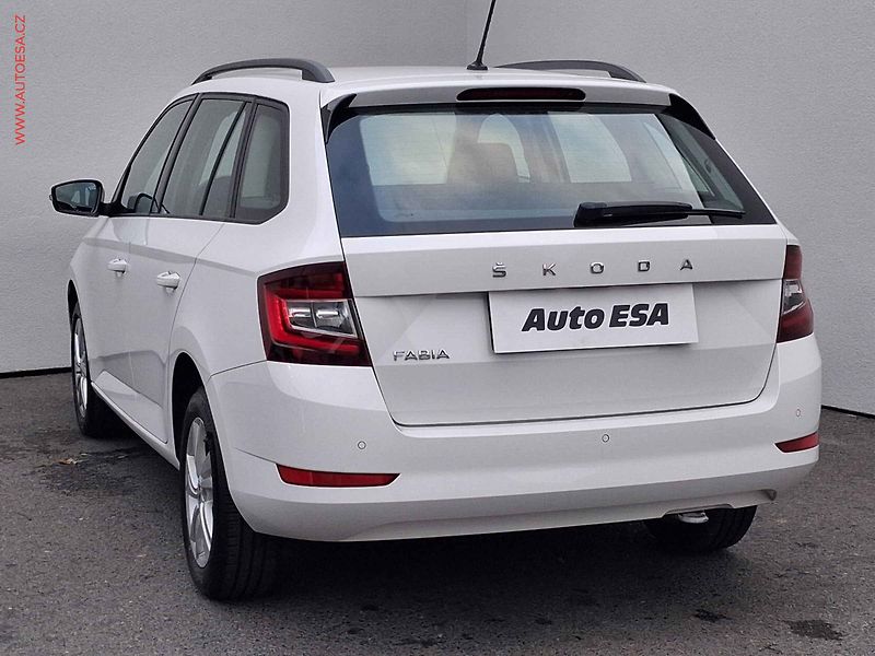 Škoda Fabia (2021) 1.0 TSi, 1.maj,ČR, Ambition - fotka 6 z 17
