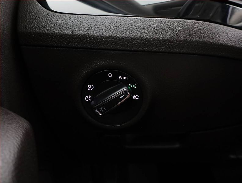 Škoda Superb (2016) Laurin&Klement 2.0 TDI 4x4 - fotka 15 z 17