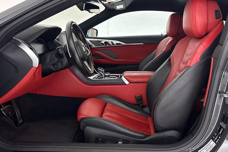 BMW Řada 8 M850i xDrive - fotka 28 z 28