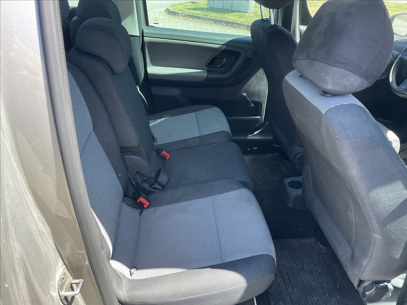 Škoda Roomster 1,2 TSi 63kw Ambiente Klima ES - fotka 10 z 25