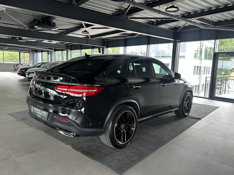 Mercedes-Benz GLE (2019) 400 4M coupé - fotka 8 z 33