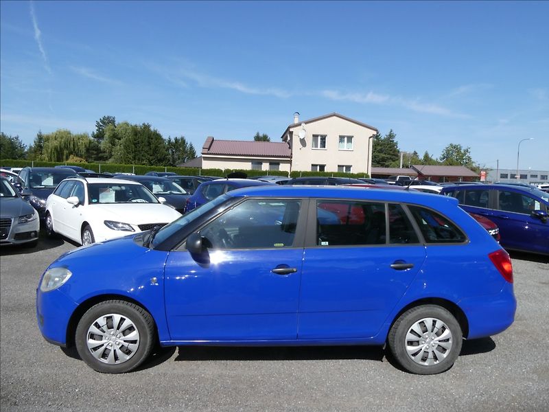 Škoda Fabia 1,2 HTP klimatizace - fotka 4 z 28