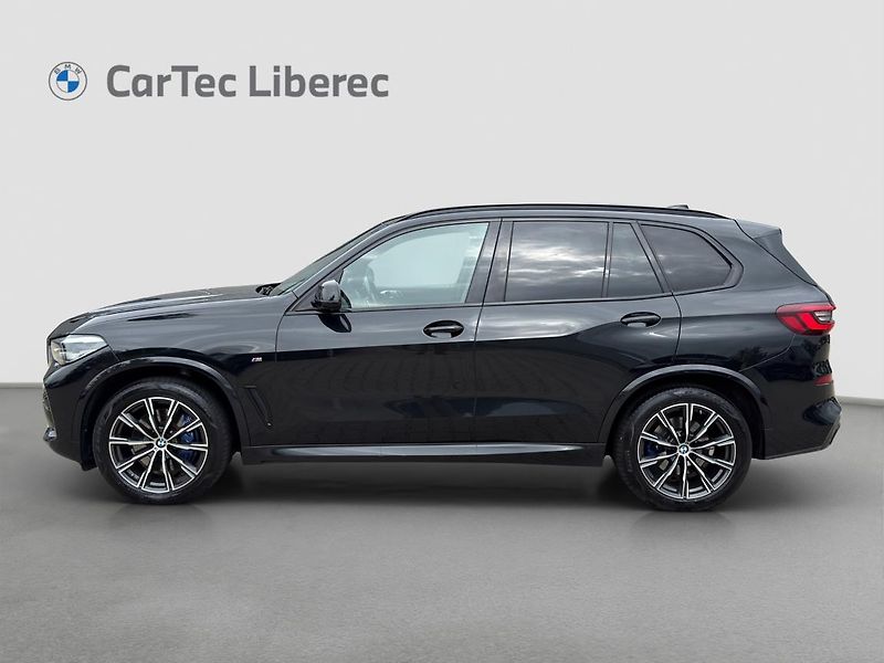 BMW X5 xDrive30d - fotka 5 z 22