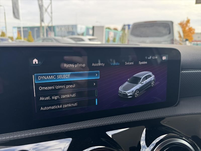 Mercedes-Benz Třídy A A 200 Progressive - fotka 18 z 29
