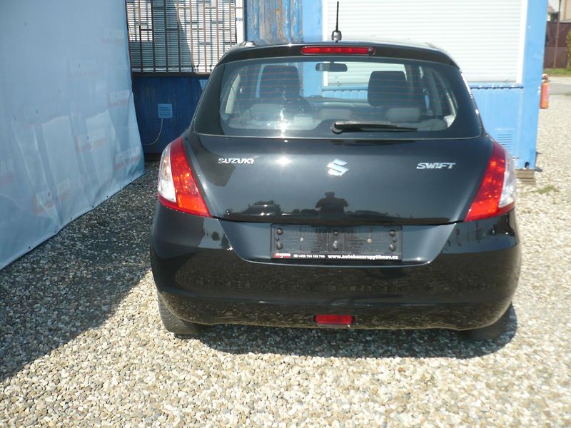 Suzuki Swift 1.2i 66Kw Klima - fotka 8 z 23
