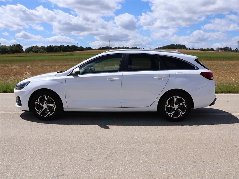 Hyundai i30 1,5 T-GDI 117kW Family Smart - fotka 4 z 33