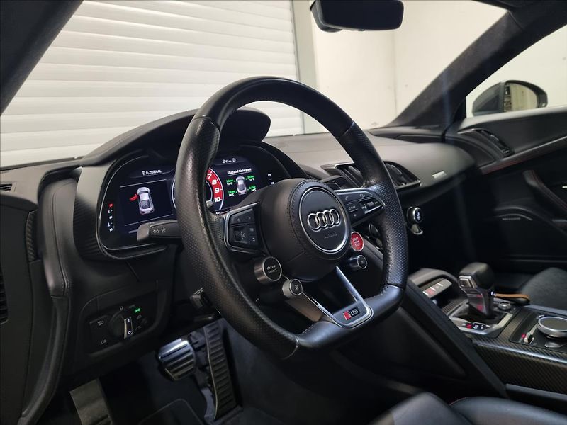 Audi R8 5,2 FSI V10 plus QUATTRO Ceram - fotka 10 z 41