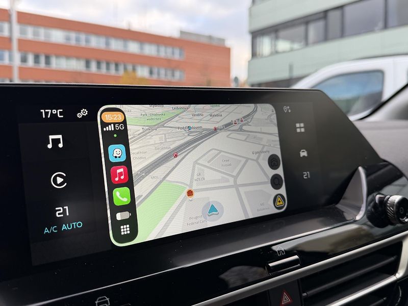 Citroën C4 (2025) PLUS PureTech 130k EAT8 - fotka 23 z 37