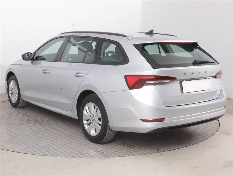 Škoda Octavia (2023) Ambition 2.0 TDI, ČR,1.maj - fotka 4 z 15