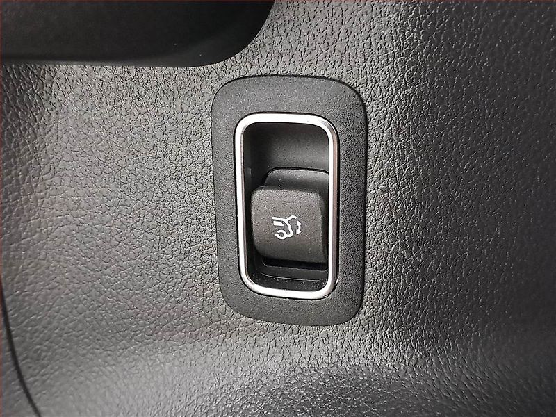 Mercedes-Benz GLA (2025) 200 - fotka 20 z 23