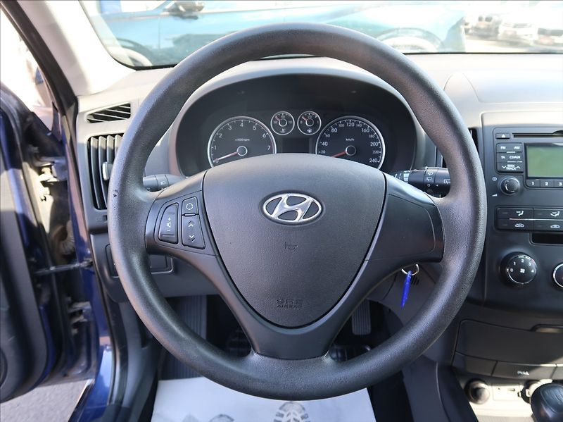 Hyundai i30 1,4 CVVT,80kW,1majČR,Klima - fotka 15 z 22