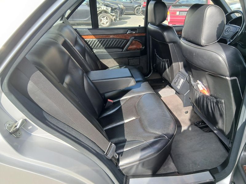 Mercedes-Benz Třídy S - fotka 25 z 30