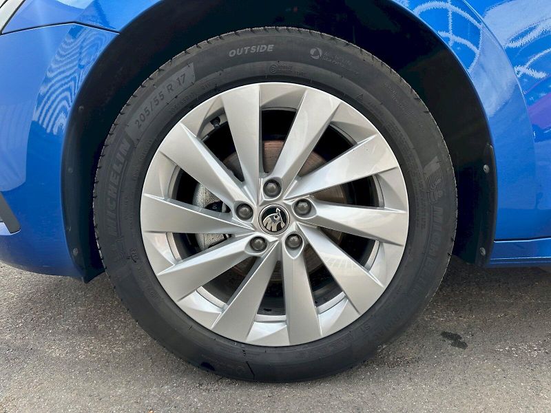 Škoda Octavia (2024) 1,5 TSI / 110 KW / Ambition - fotka 28 z 30