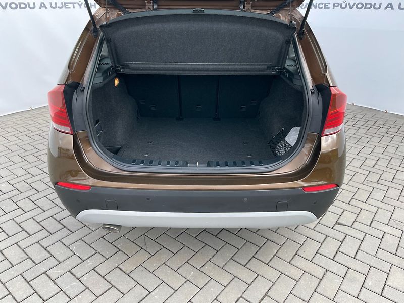 BMW X1 (2011) xDrive 2.0D 130kW 4x4 ČR Bixen - fotka 9 z 28