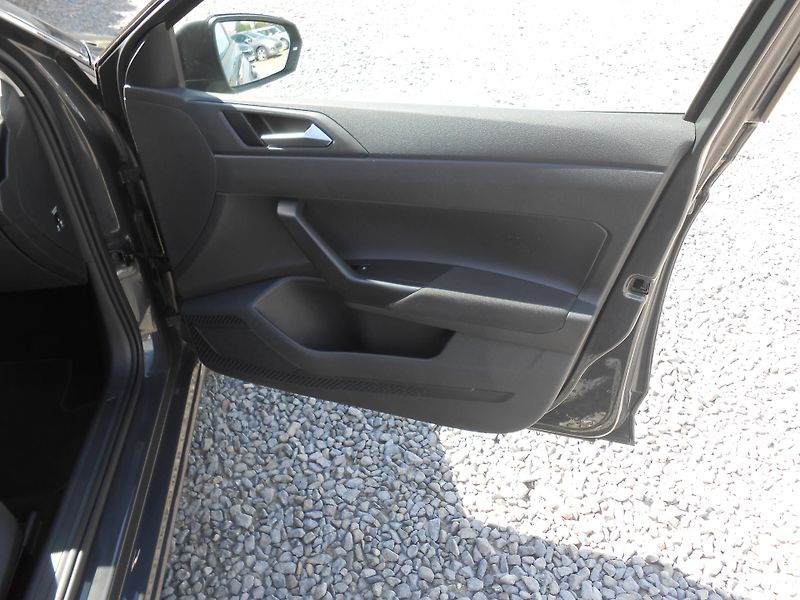 Volkswagen Polo 1.0MPi,48KW,60TKm! - fotka 13 z 35