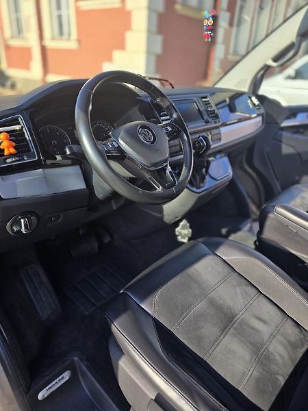Volkswagen Multivan (2015) - fotka 6 z 8