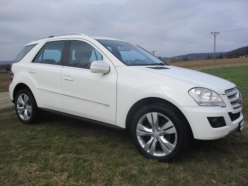 Mercedes-Benz Třídy M ML 350CDi SPORT 4M*NAVI*ALU 20 - fotka 5 z 50