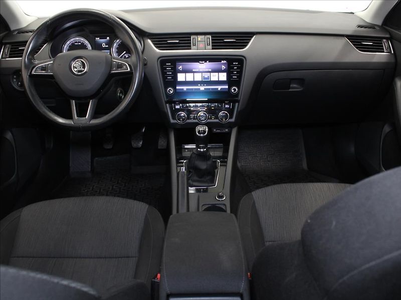 Škoda Octavia 1,6 TDi Style Kessy 1.maj ČR - fotka 8 z 24