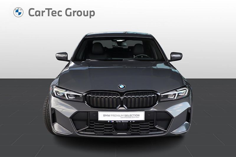 BMW Řada 3 330d xDrive Sedan - fotka 2 z 17