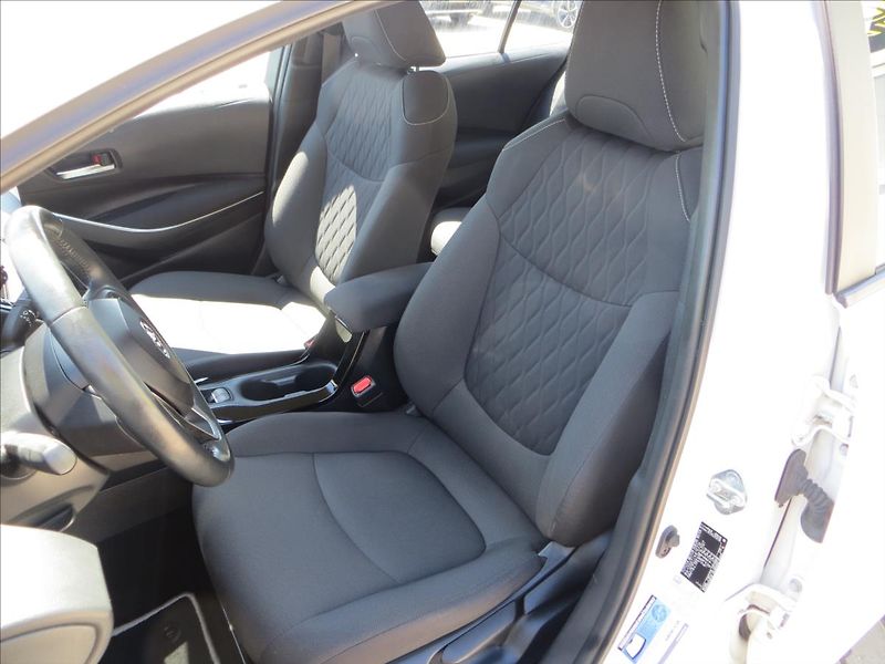 Toyota Corolla 1,8 Hybrid Active e-CVT ČR - fotka 14 z 27