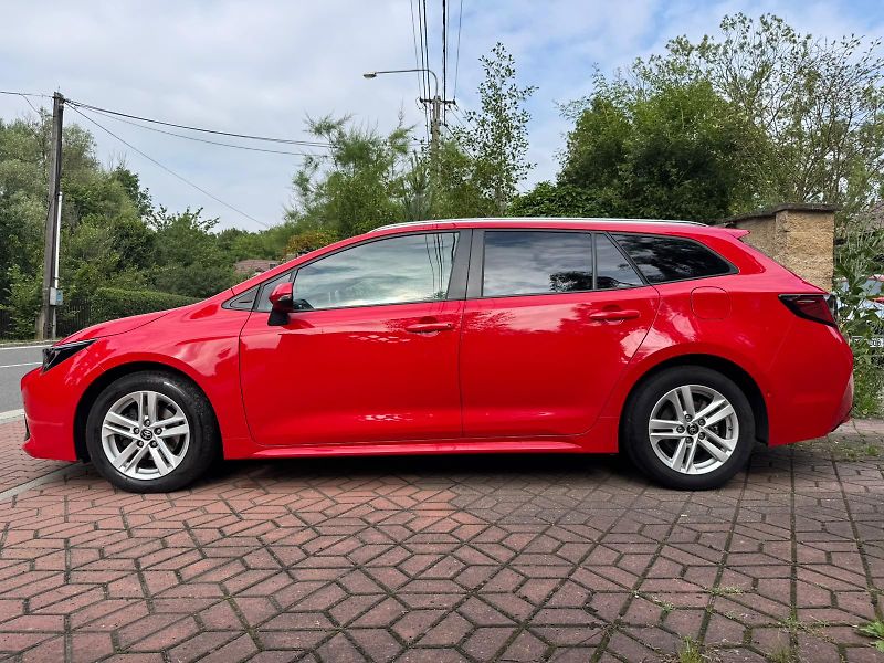 Toyota Corolla 1.8 HYBRID SPORTS 1.MAJ.ČR DPH - fotka 19 z 20