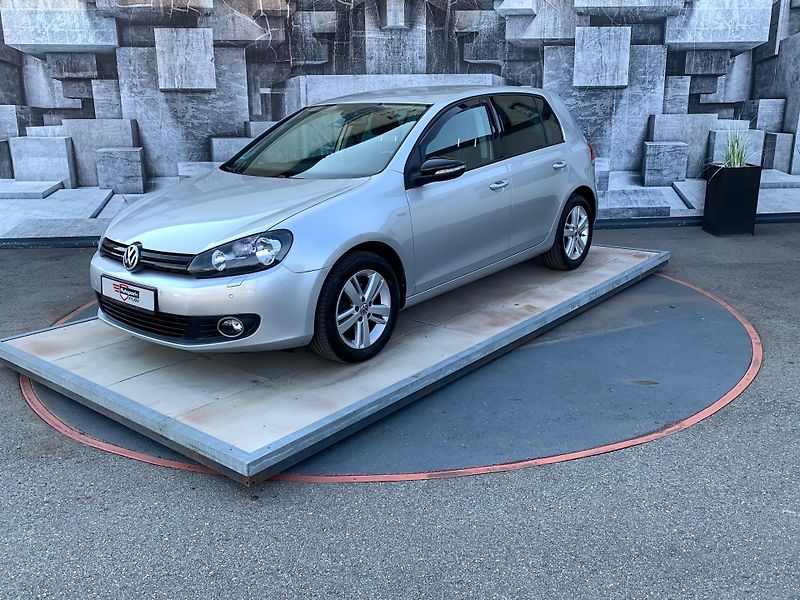 Volkswagen Golf (2012) 1.2TSi, 77KW, MATCH - fotka 3 z 21