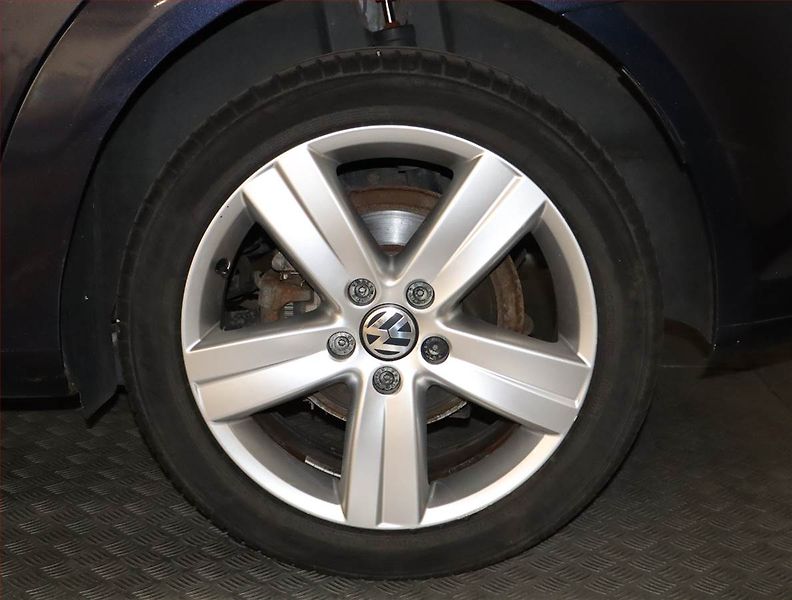 Volkswagen Touran (2013) 1.6 TDI, Automat, Navi - fotka 15 z 18