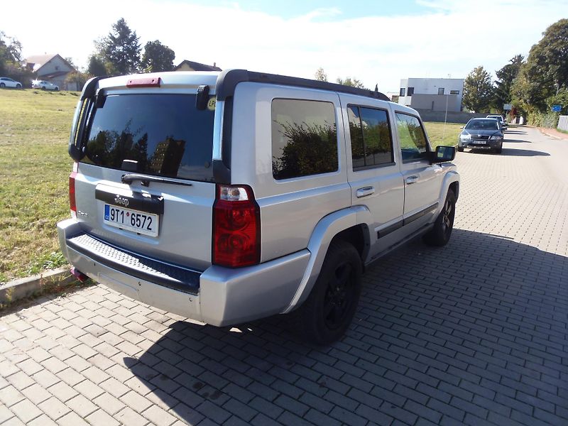 Jeep Commander (2007) 3.7 4x4 7 míst LPG n. nádrž - fotka 5 z 24