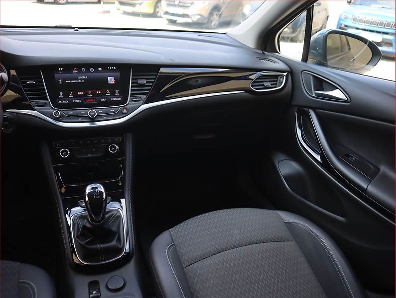 Opel Astra (2016) 1.6 CDTI, Serv.kniha, Navi - fotka 8 z 20