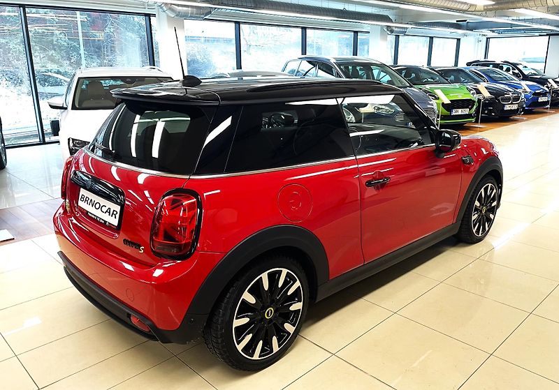 Mini Cooper SE, 135 kW, CHILLI RED, ČR - fotka 6 z 29