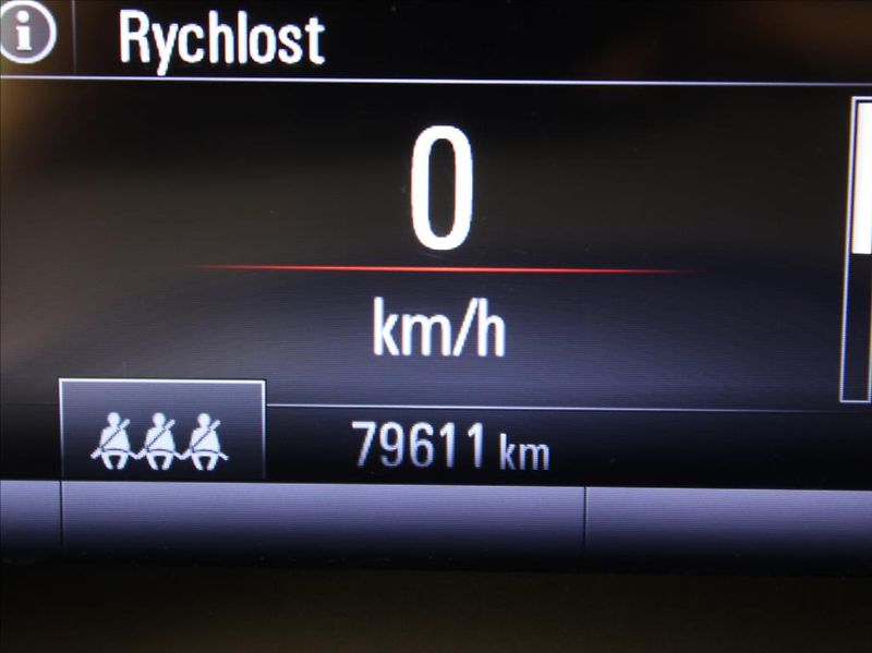 Opel Astra 1,4 Turbo 92kW Innov.79tkm! ČR - fotka 24 z 24