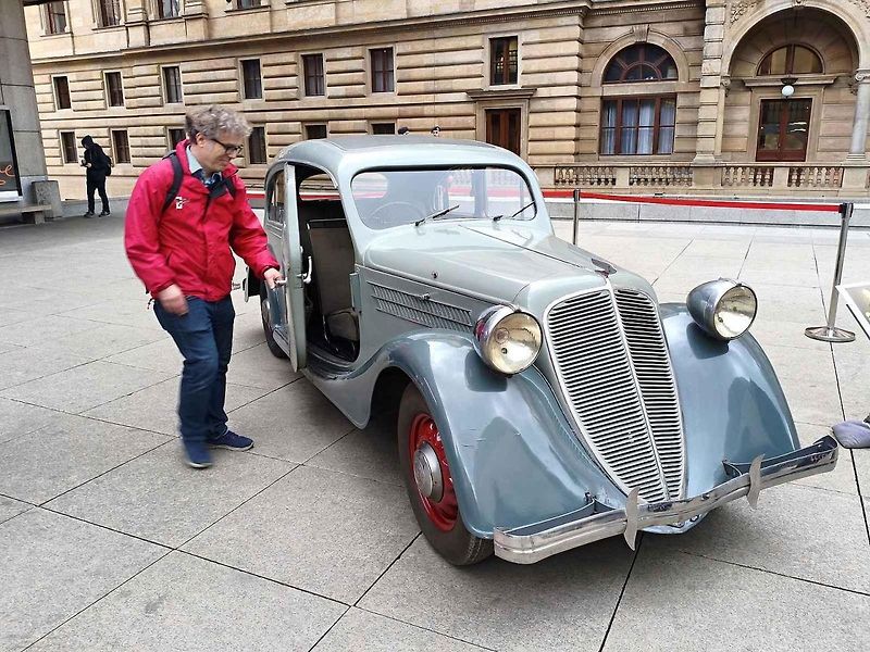 Automobil Z-5 Express ze sbírek Národního technického muzea, jímž jezdil nacisty popravený protektorátní premiér generál Alois Eliáš.