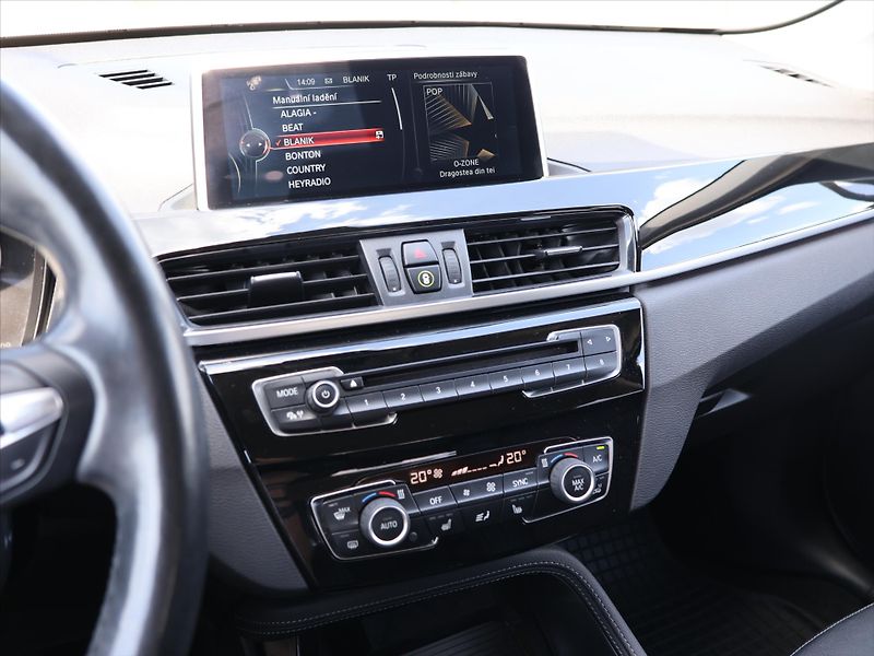 BMW X1 2,0 20d 140kW xDrive xLine CZ - fotka 15 z 27