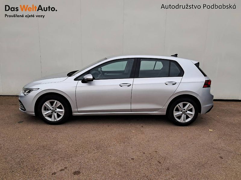 Volkswagen Golf (2022) LIFE 1.5 TSI / 96 kW M6 - fotka 3 z 25