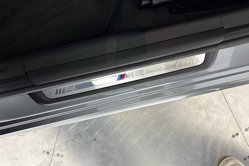 BMW Řada 3 řady 3 | 320d xDrive - fotka 15 z 27