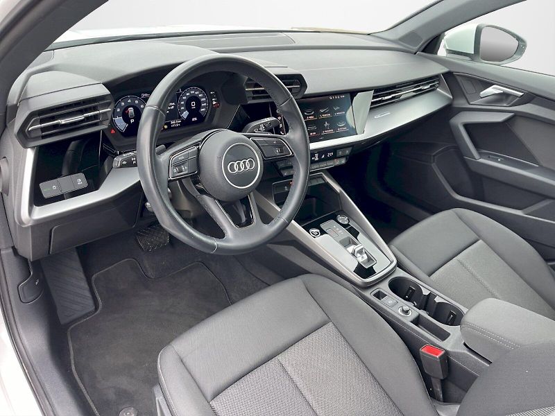 Audi A3 (2023) 30 TFSI 81 kW S-Tronic Basis - fotka 5 z 33