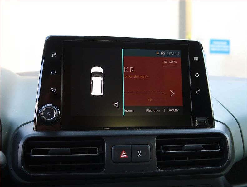 Citroën Berlingo (2020) Feel 1.5 BlueHDi, 5Míst, ČR - fotka 16 z 22