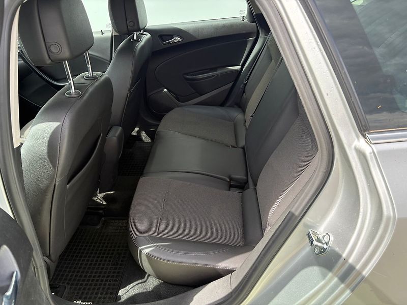 Opel Astra 1,6, 81kW Sports Tourer, Tažné - fotka 7 z 17