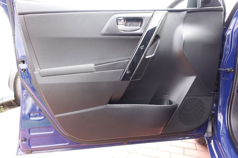 Toyota Auris 1.6VVTi 6M/T BO Active Trend - fotka 9 z 32