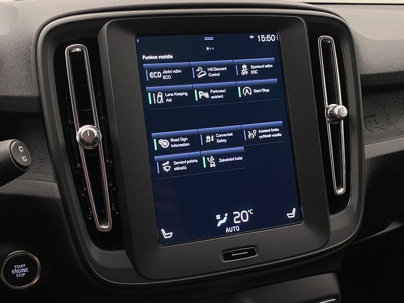 Volvo XC40 T3 KINETIC AUT CZ 1.maj - fotka 31 z 38
