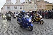 Štědrodenní motorkářská vyjížďka se srazem na Karlově náměstí v Kolíně.