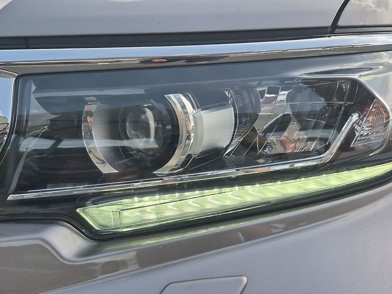 Toyota Land Cruiser LC 150 2,8 D-4D 4x4 6AT Comfor - fotka 28 z 29