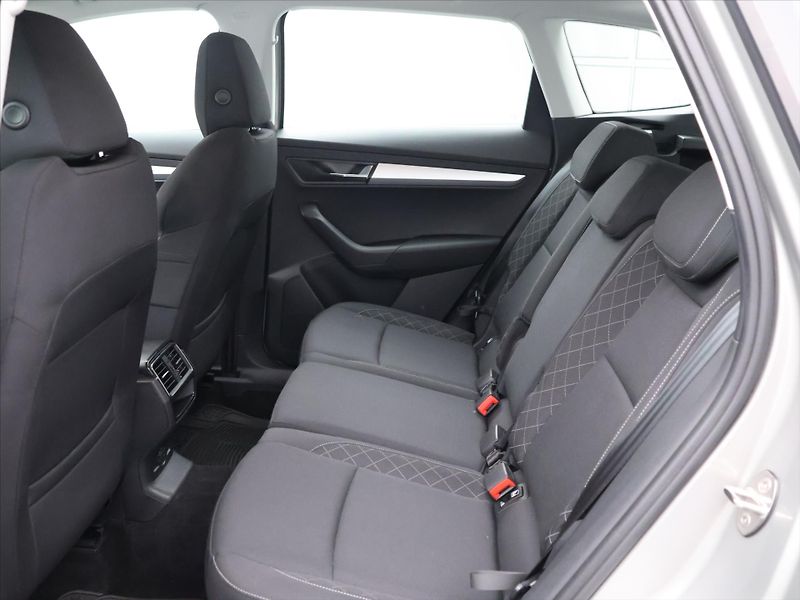 Škoda Karoq 2,0 TDI 110kW 4x4 CZ LED 2.Maj - fotka 13 z 33