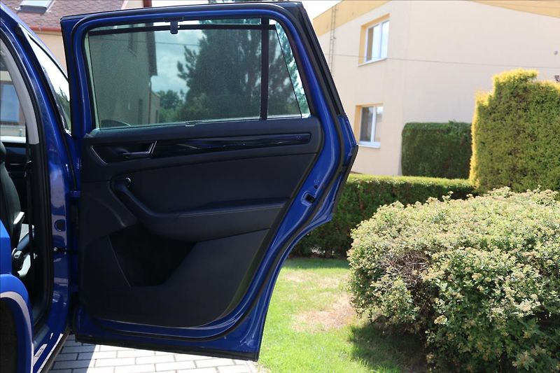 Škoda Kodiaq 2,0 TDi, DSG , 4x4, Sportline - fotka 42 z 51