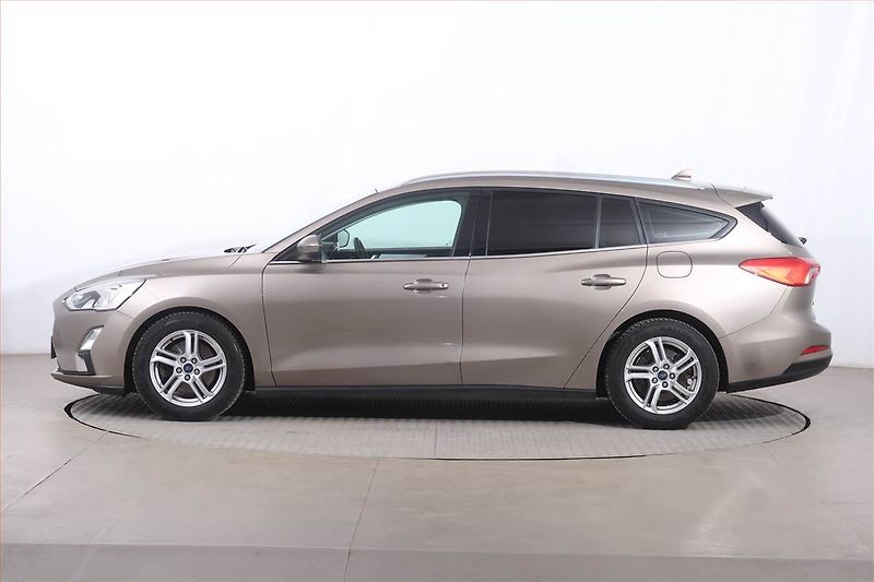 Ford Focus (2018) 1.0 EcoBoost, Tempomat - fotka 3 z 14