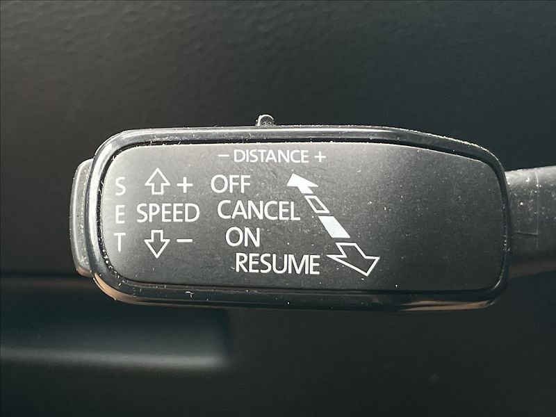 Škoda Superb 2,0 TDI DSG L&K TAŽNÉ+DCC+ACC - fotka 11 z 25