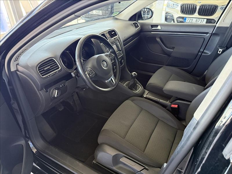 Volkswagen Golf 1,6   77kW,2.MAJITEL - fotka 7 z 22