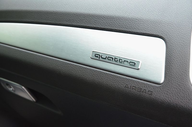 Audi Q5 (2015) 2.0 TDi 140kW Quattro S-LINE - fotka 45 z 45