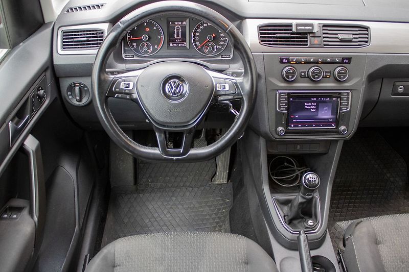 Volkswagen Caddy - fotka 10 z 19